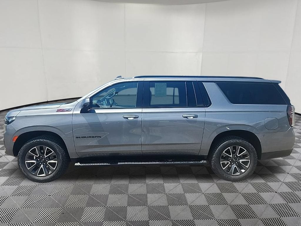 Used 2022 Chevrolet Suburban Z71 with VIN 1GNSKDKDXNR326862 for sale in Hastings, Minnesota