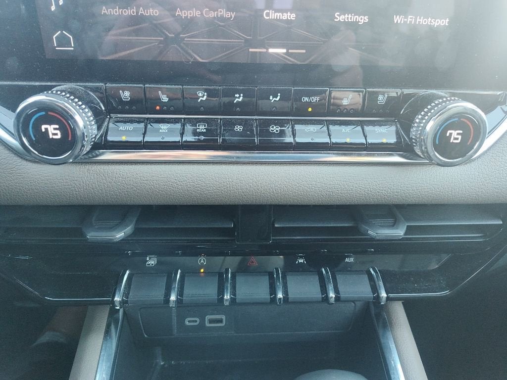 2023 GMC Canyon Denali