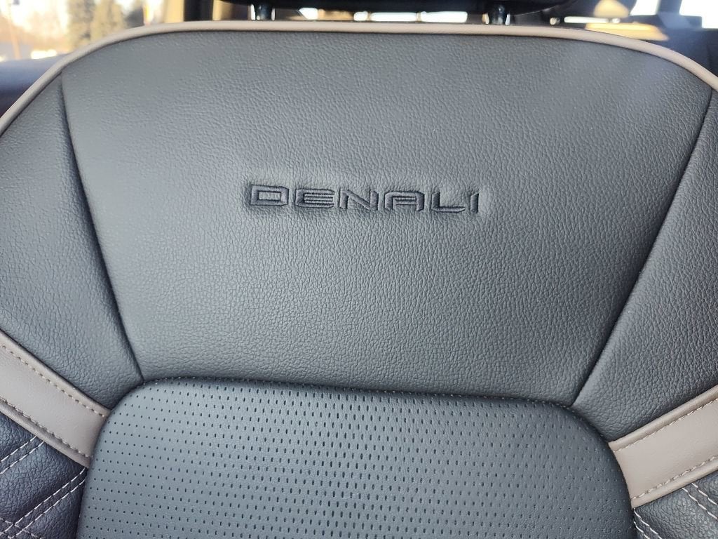 2023 GMC Canyon Denali