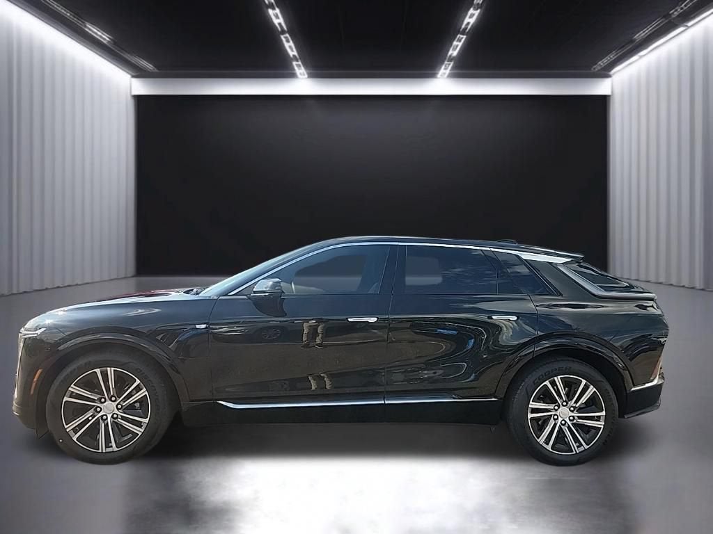 2024 Cadillac LYRIQ Luxury 1