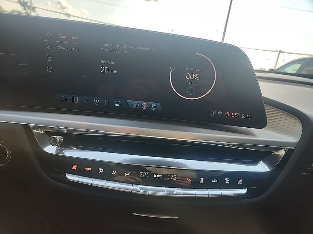 2024 Cadillac LYRIQ Luxury 1