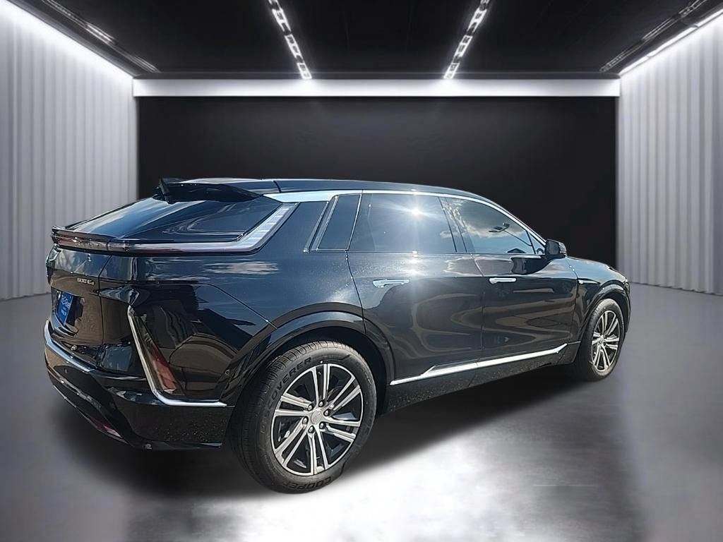 2024 Cadillac LYRIQ Luxury 1