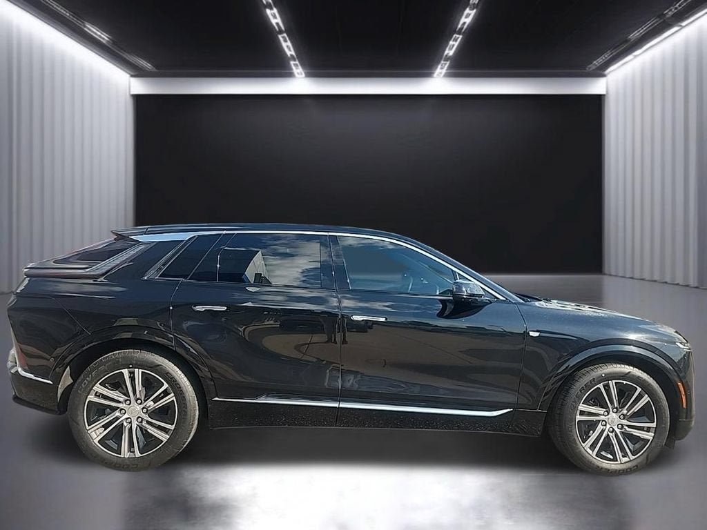 2024 Cadillac LYRIQ Luxury 1