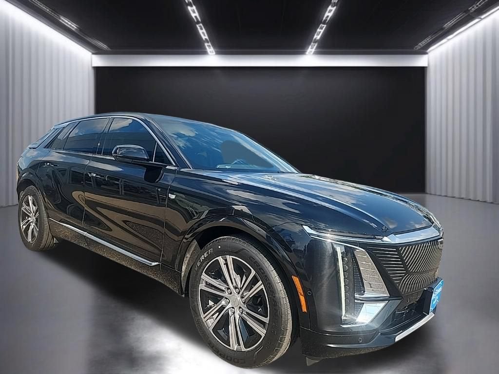 2024 Cadillac LYRIQ Luxury 1