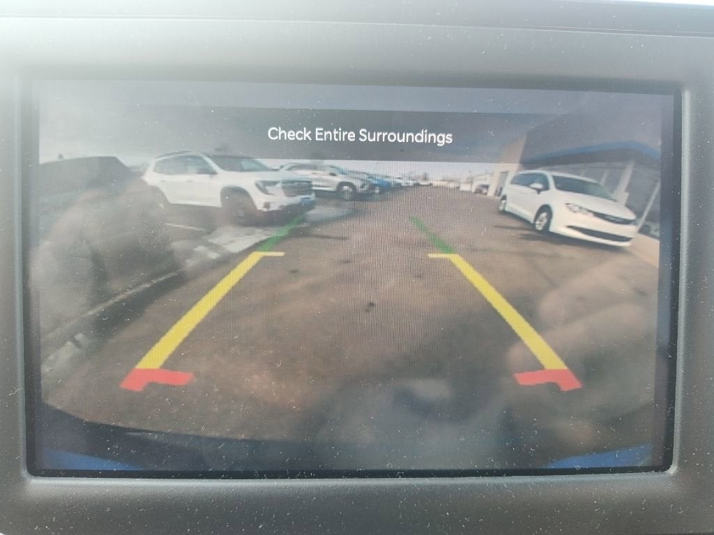 2023 Chrysler Voyager LX