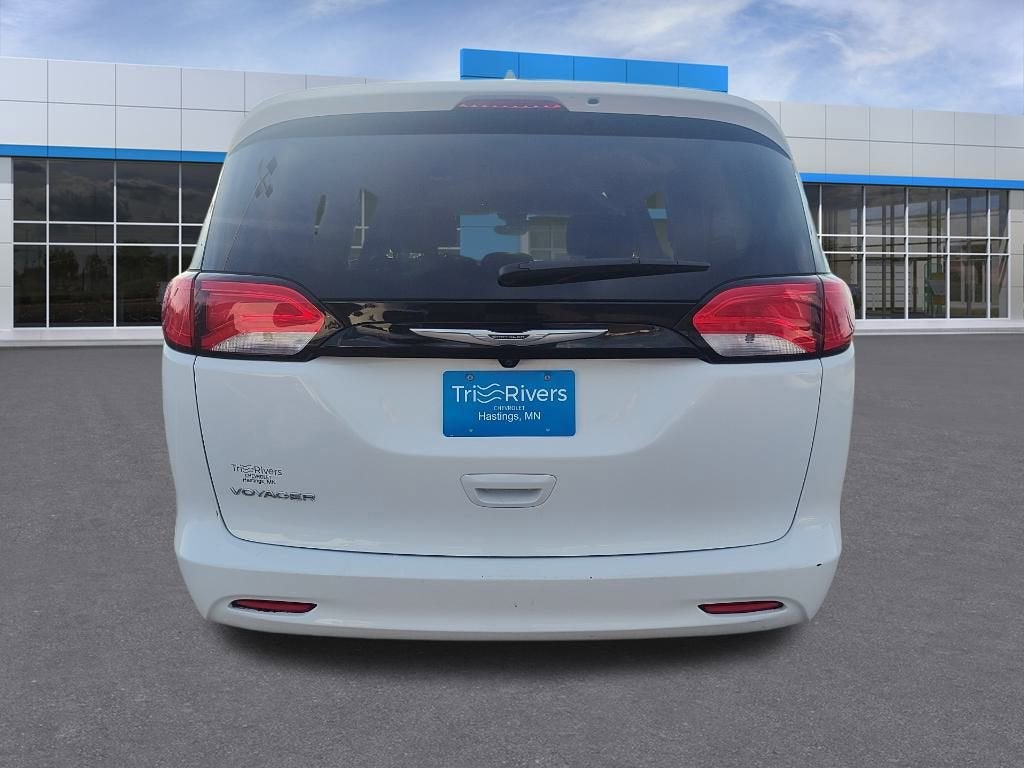 2023 Chrysler Voyager LX