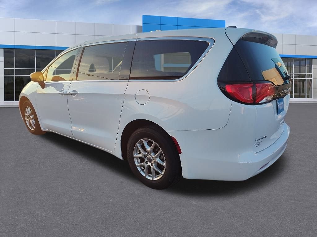 2023 Chrysler Voyager LX