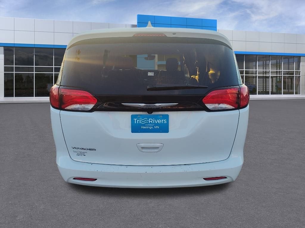 2023 Chrysler Voyager LX