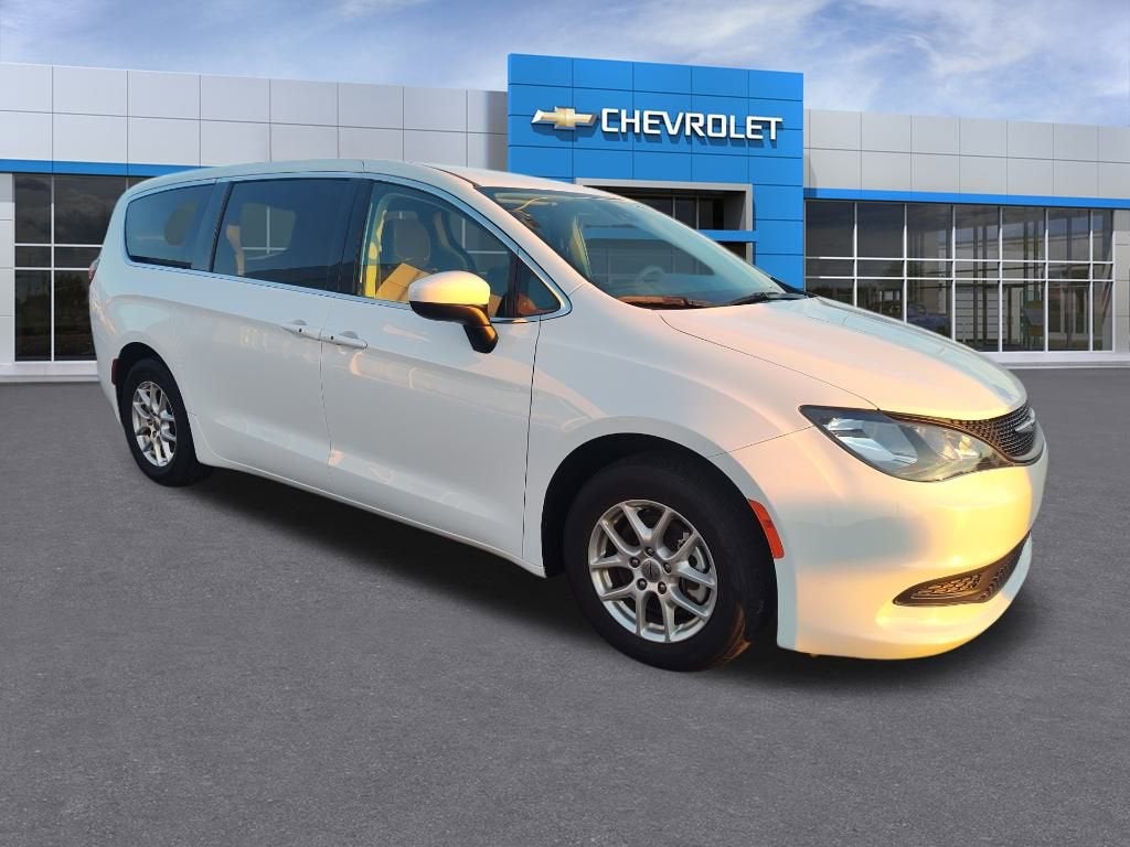 2023 Chrysler Voyager LX
