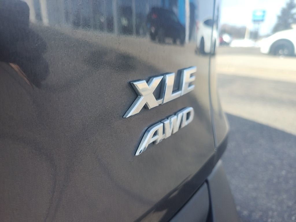 2022 Toyota RAV4 XLE