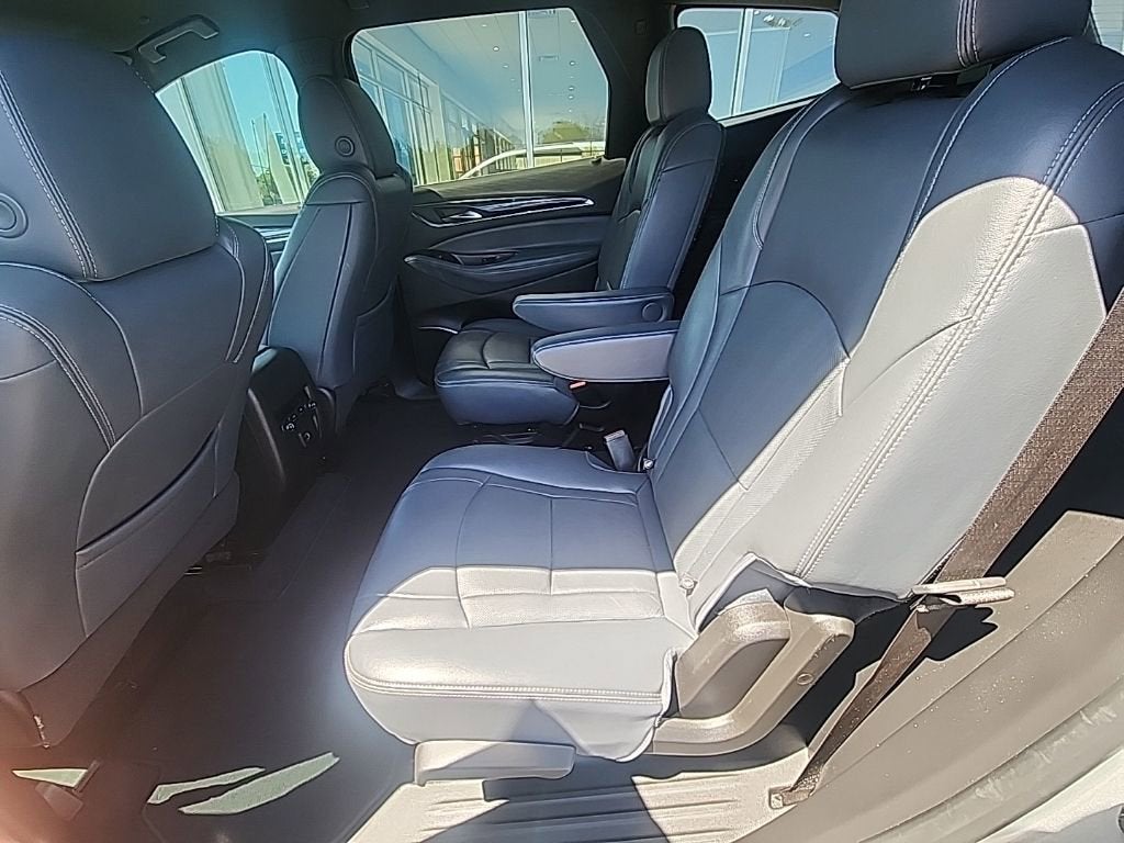 2022 Buick Enclave Essence