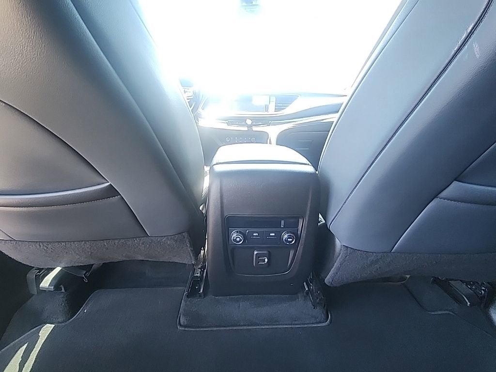 2022 Buick Enclave Essence