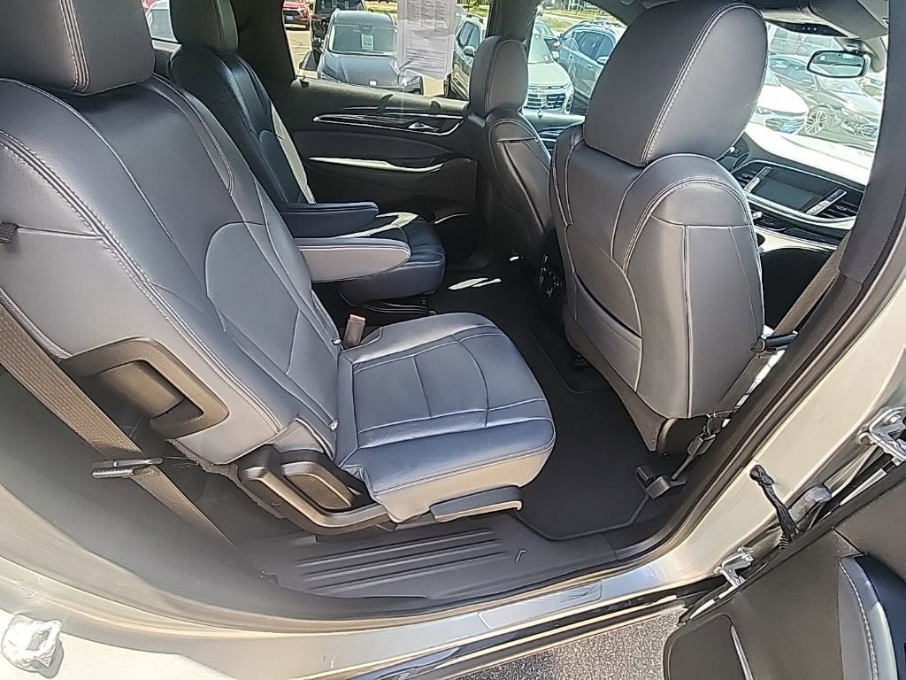 2022 Buick Enclave Essence