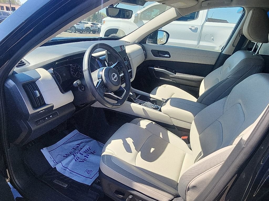 2025 Nissan Pathfinder SL 4WD