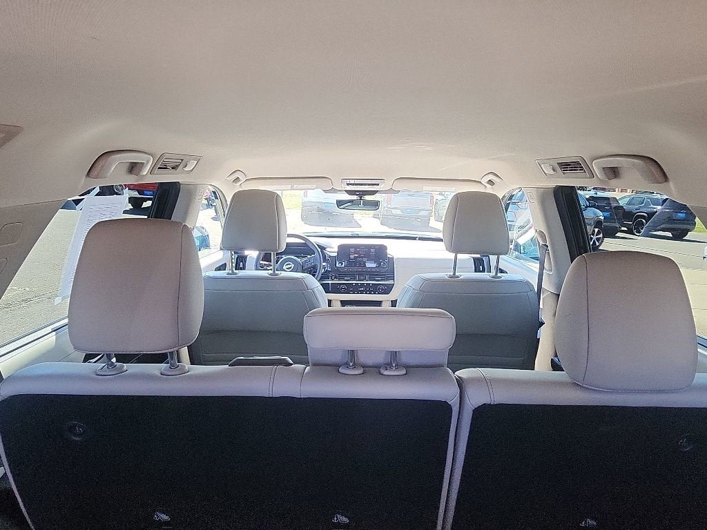 2025 Nissan Pathfinder SL 4WD