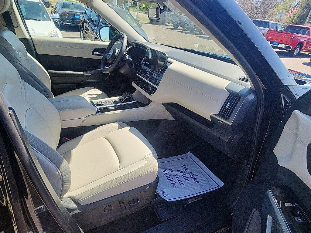 2025 Nissan Pathfinder SL 4WD