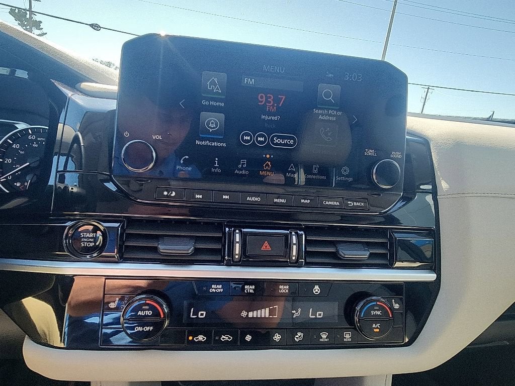 2025 Nissan Pathfinder SL 4WD
