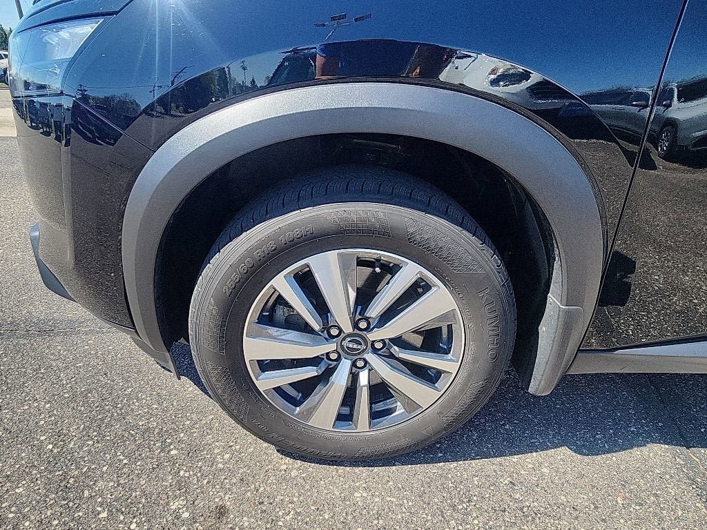 2025 Nissan Pathfinder SL 4WD