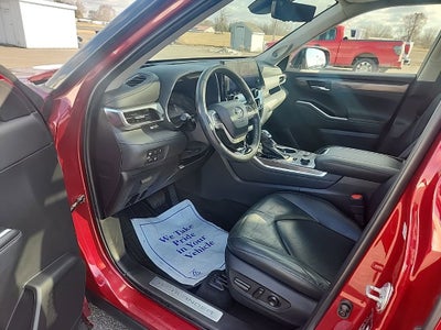 2023 Toyota Highlander L