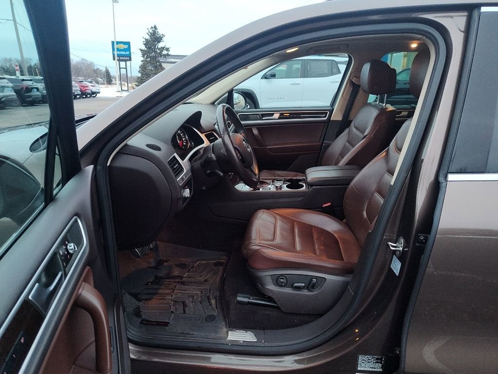 2014 Volkswagen Touareg 4dr Hybrid