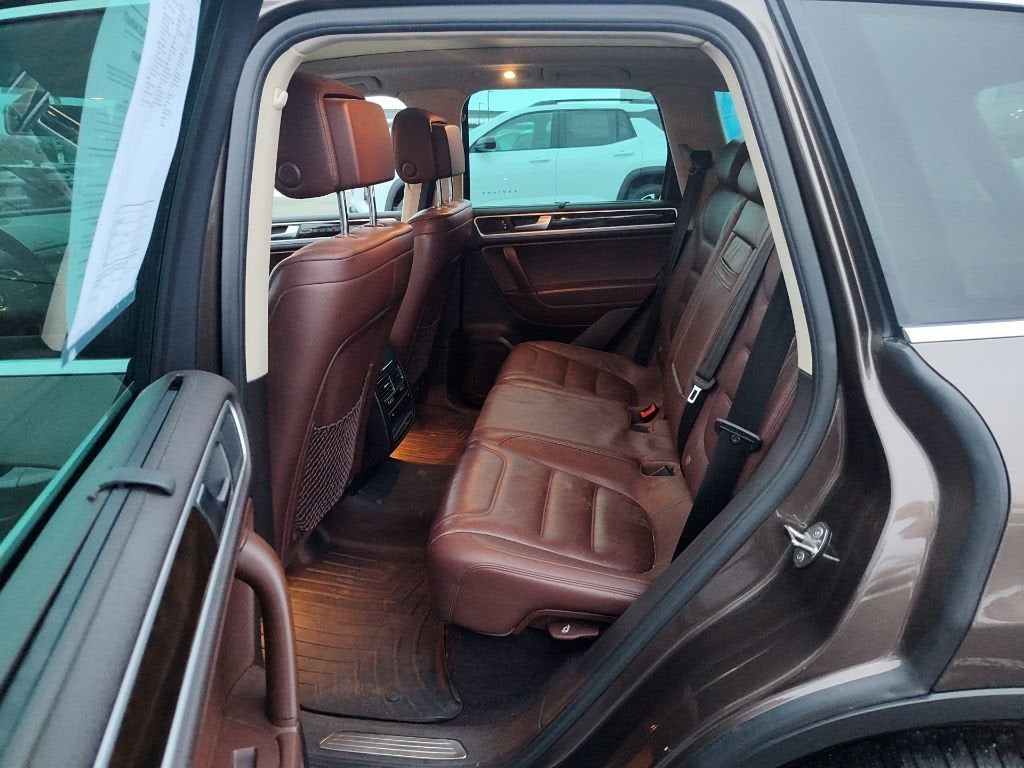 2014 Volkswagen Touareg 4dr Hybrid