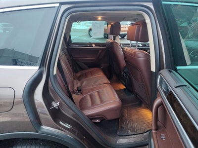 2014 Volkswagen Touareg 4dr Hybrid