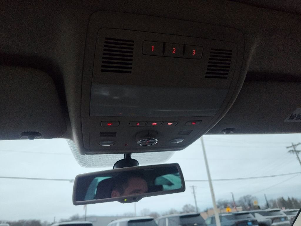 2014 Volkswagen Touareg 4dr Hybrid