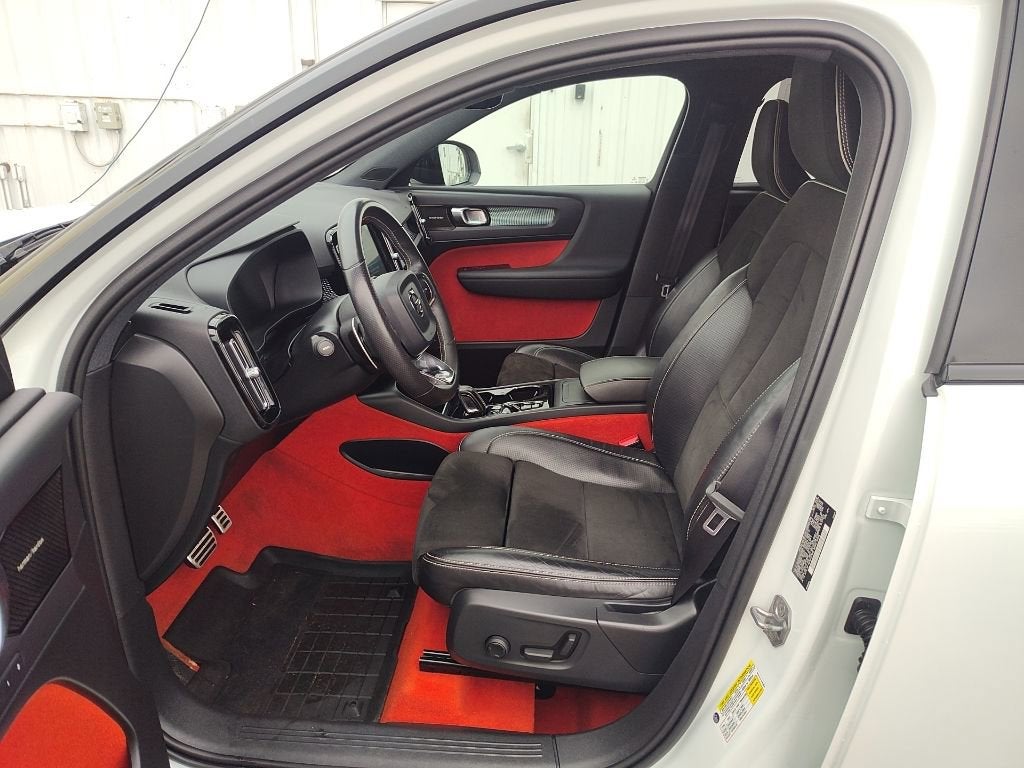 2019 Volvo XC40 Momentum