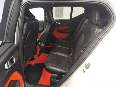 2019 Volvo XC40 Momentum