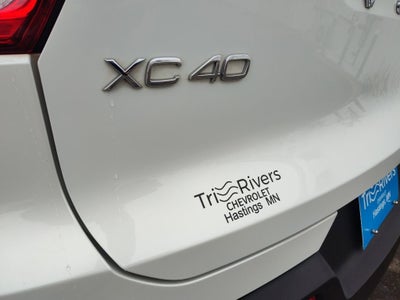 2019 Volvo XC40 Momentum