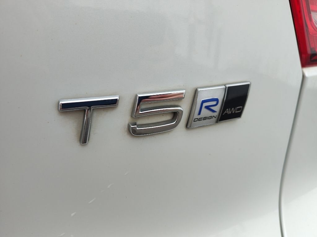 2019 Volvo XC40 Momentum