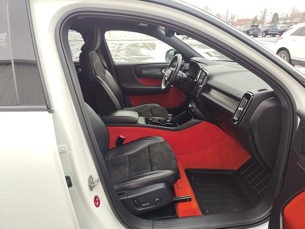 2019 Volvo XC40 Momentum