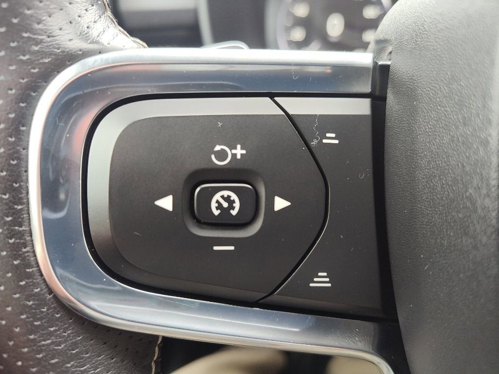 2019 Volvo XC40 Momentum