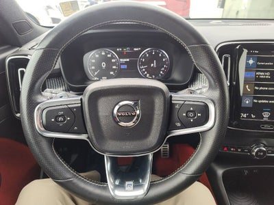 2019 Volvo XC40 Momentum